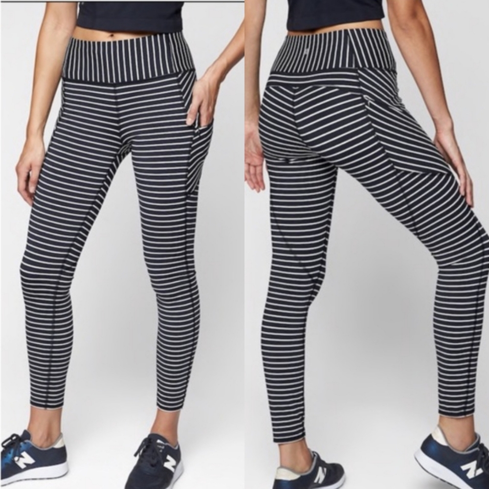 Athleta | Contender Striped Black / White 7/8 Legging